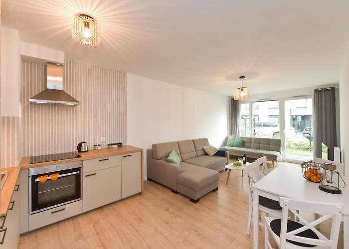 Yourapart Letnicka Sea 公寓